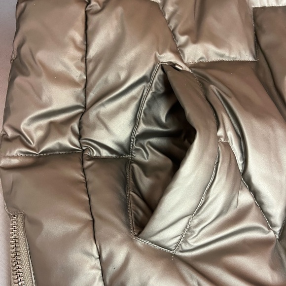 Women's Metallic Grey Puffer Jacket - Alaska Outerwear Company/ Made in Italy - Picture 6 of 11